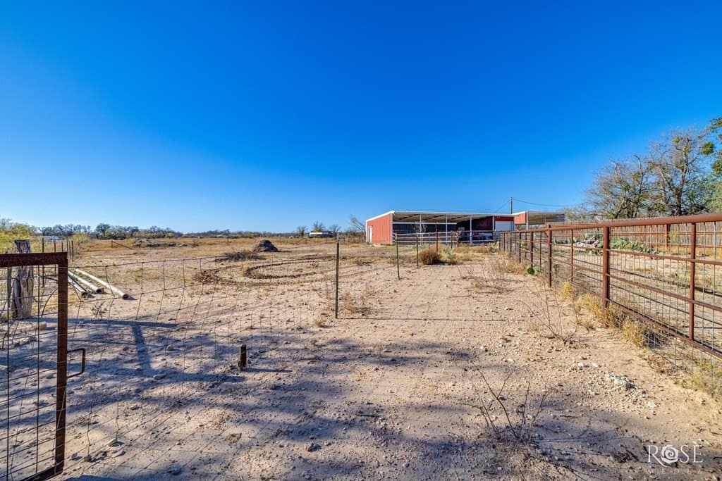 10 acres in Irion County - photo 35