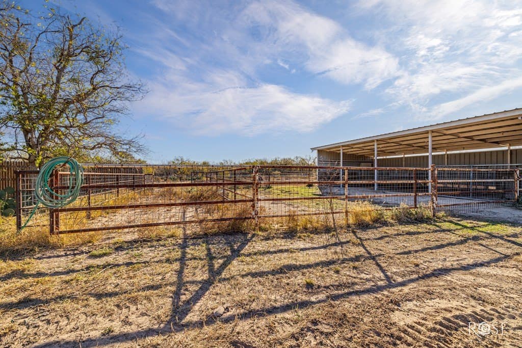 10 acres in Irion County - photo 38