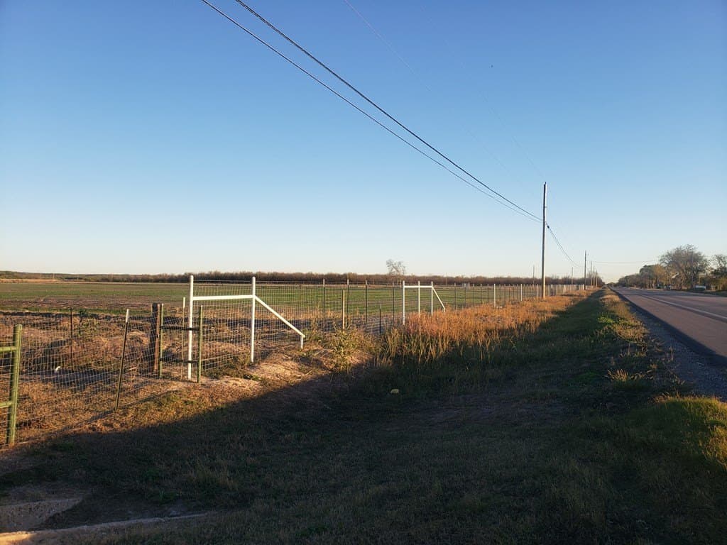 42.85 acres in Maverick County - photo 4