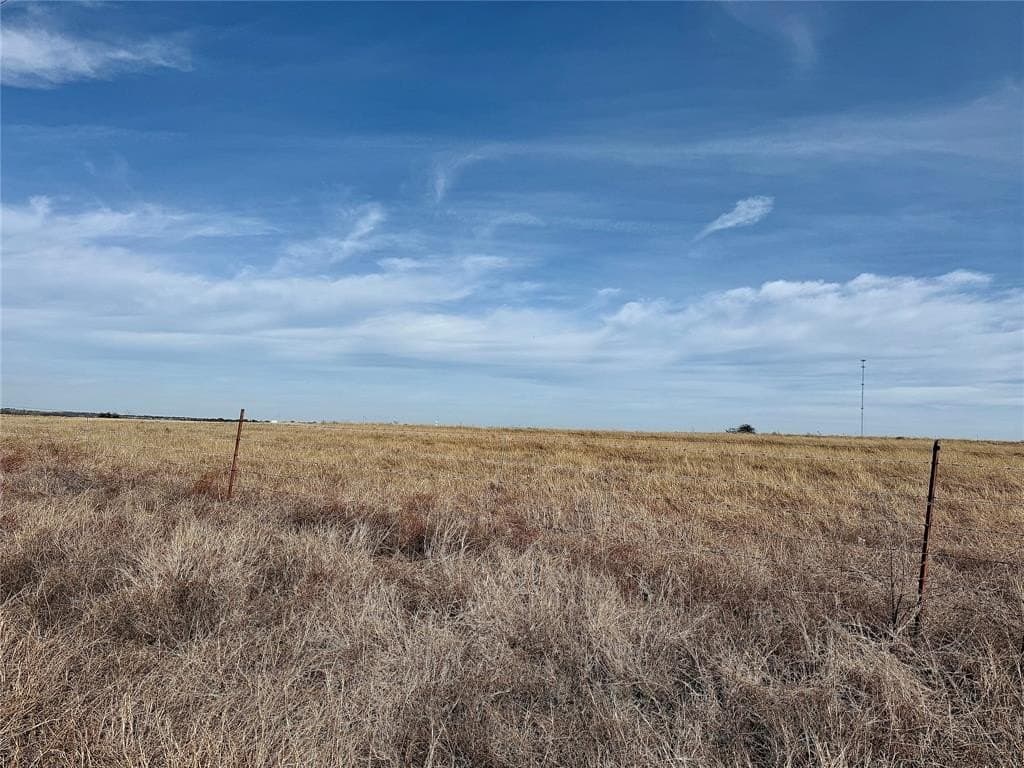 20 acres in Hill County - photo 5