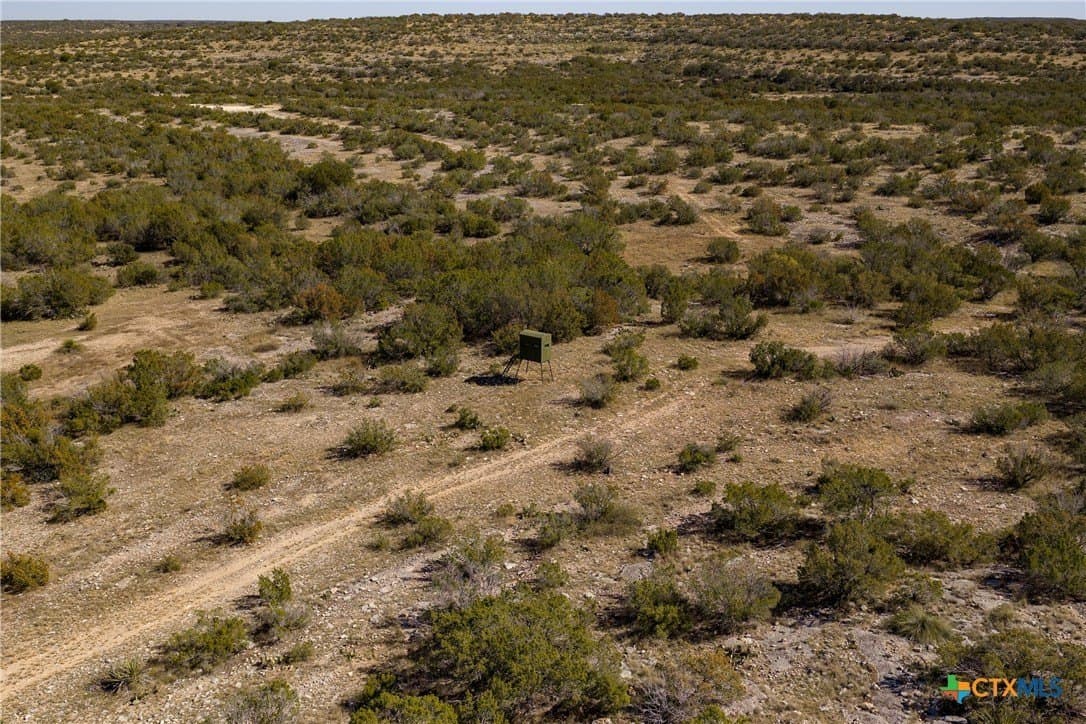 157.91 acres in Val Verde County - photo 2