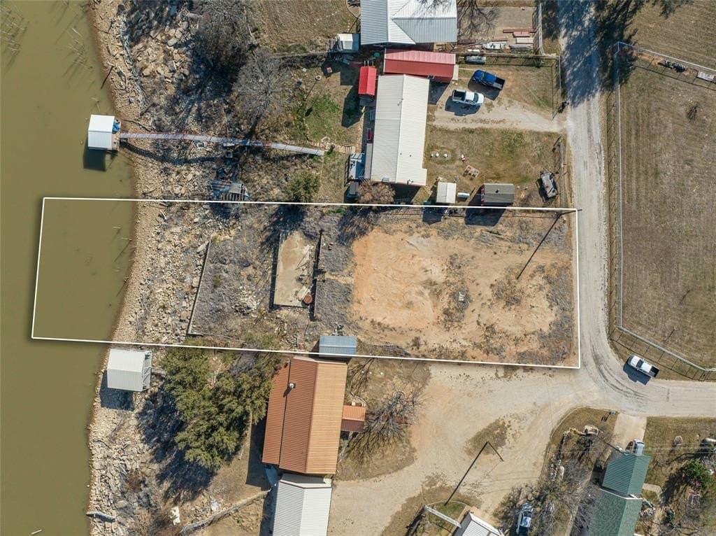 0.38 acres in Stephens County - photo 9