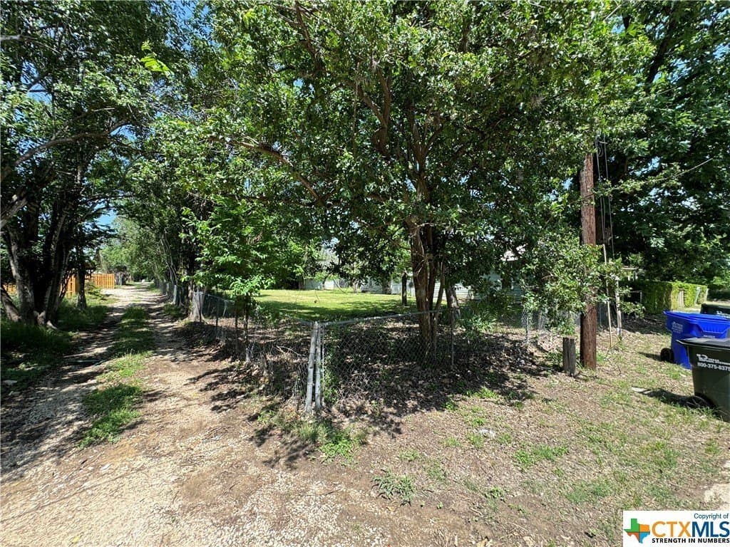 0.5 acres in Hays County - photo 6