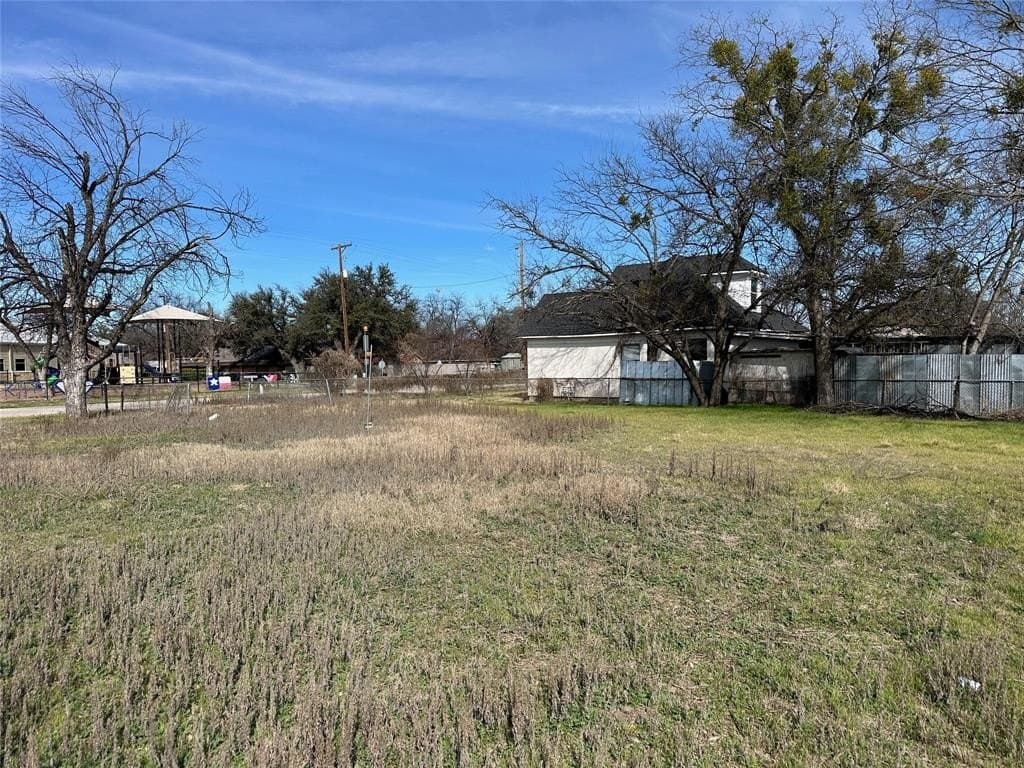 0.18 acres in San Saba County - photo 4