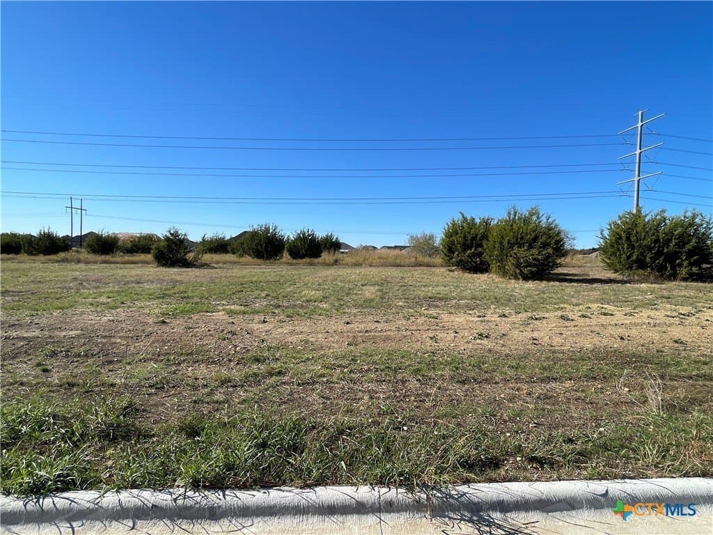 1955 Slade Drive lot: 005
