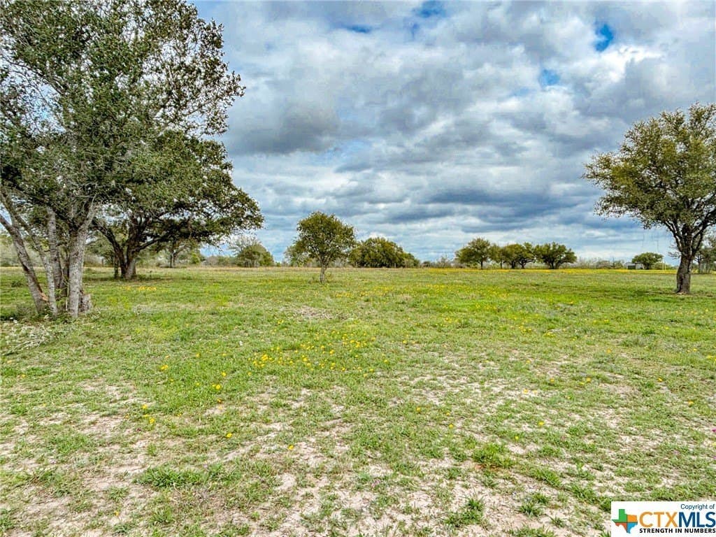 3.29 acres in Lavaca County - photo 8