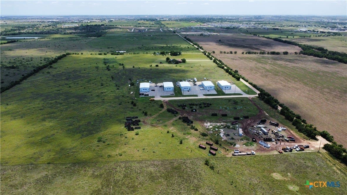 21.59 acres in Williamson County - photo 2