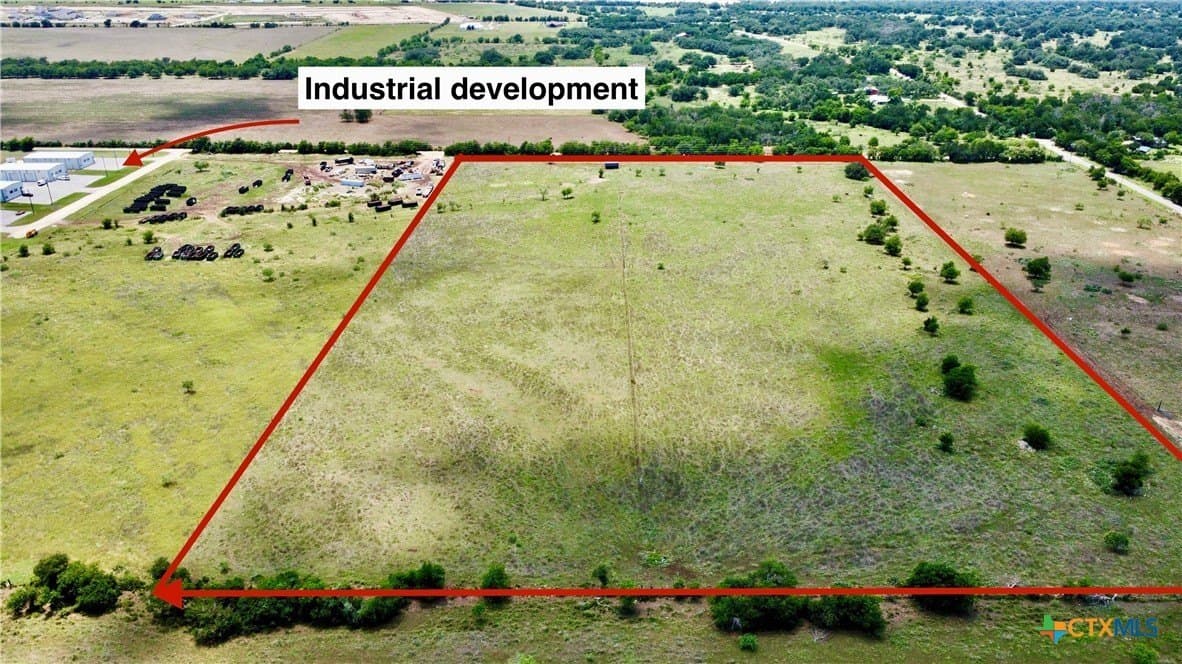 21.59 acres in Williamson County - photo 4