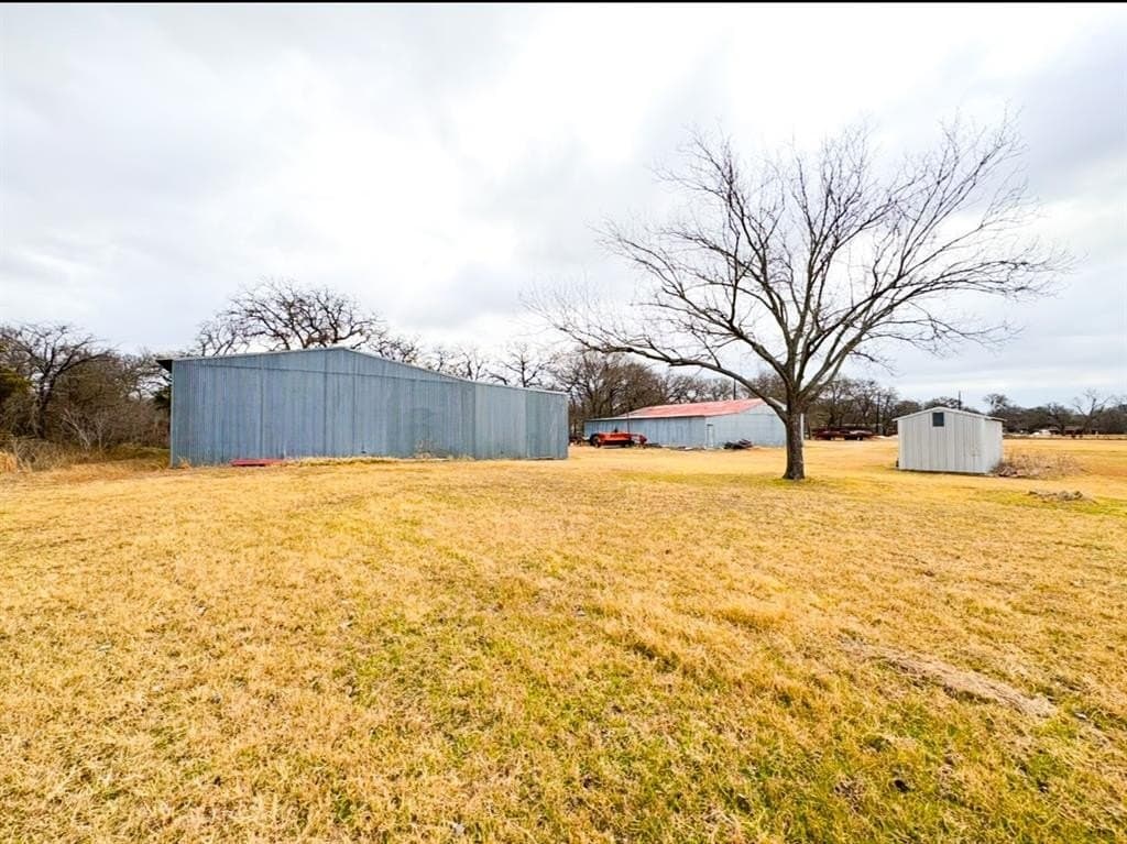 11.61 acres in Falls County - photo 4