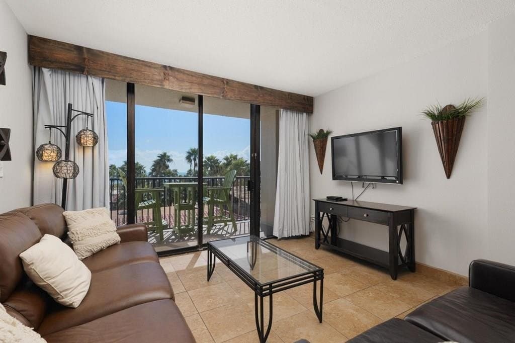 500 Padre Blvd.