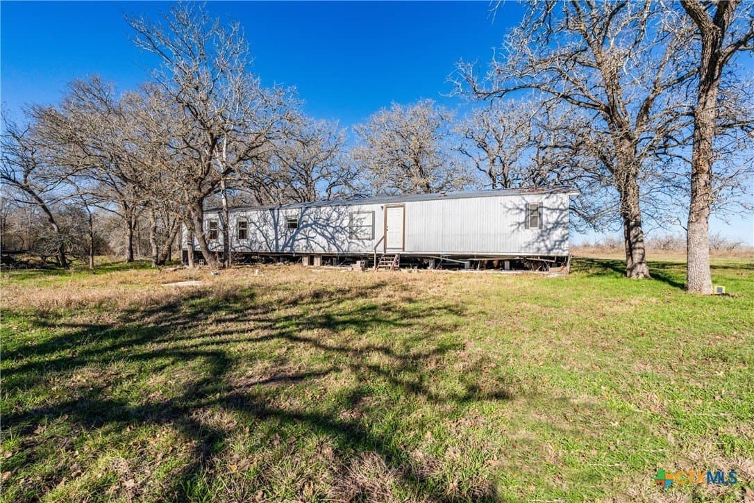 10.1 acres in Gonzales County - photo 7