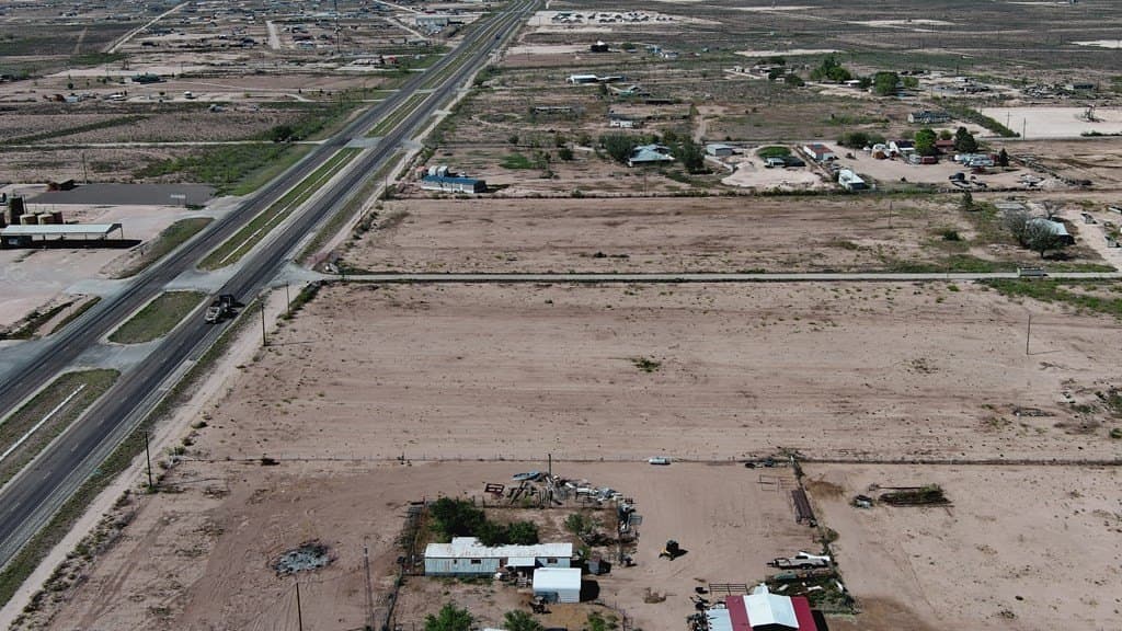 1.25 acres in Crane County - photo 3