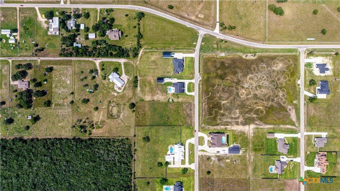 1.49 acres in Victoria County - photo 8