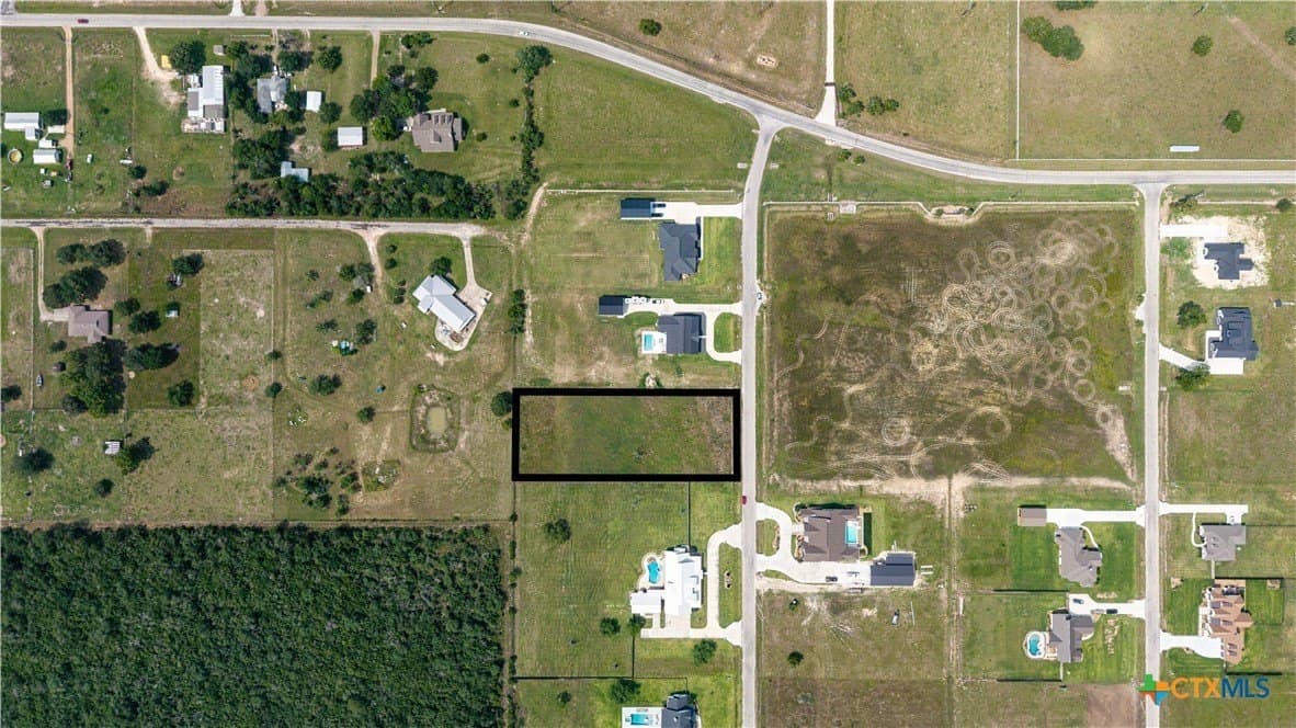 1.49 acres in Victoria County - photo 3