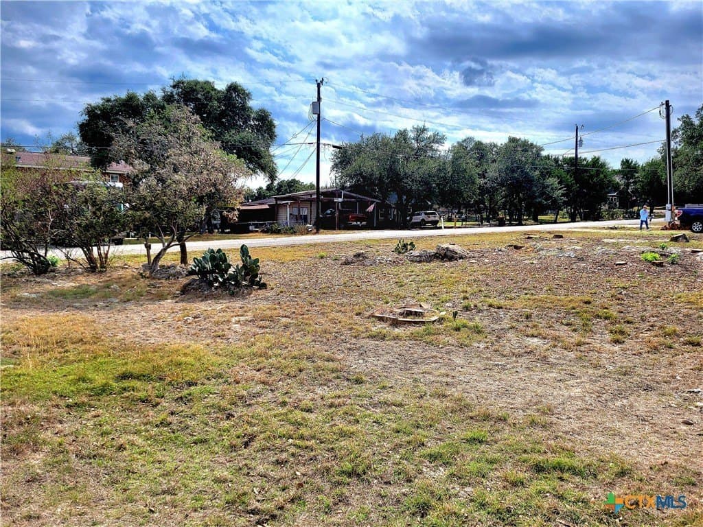 0.17 acres in Comal County - photo 2