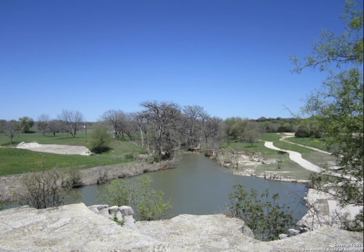 2.52 acres in Bandera County - photo 5