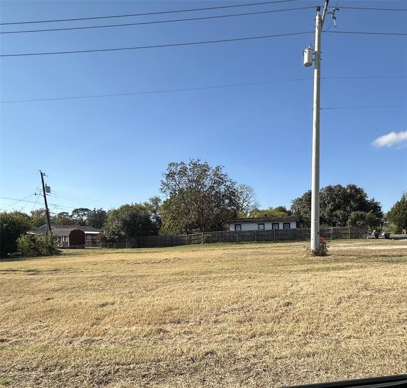 0.37 acres in McLennan County - photo 4