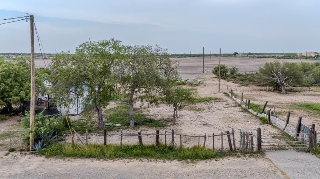 0.16 acres in Maverick County - photo 9