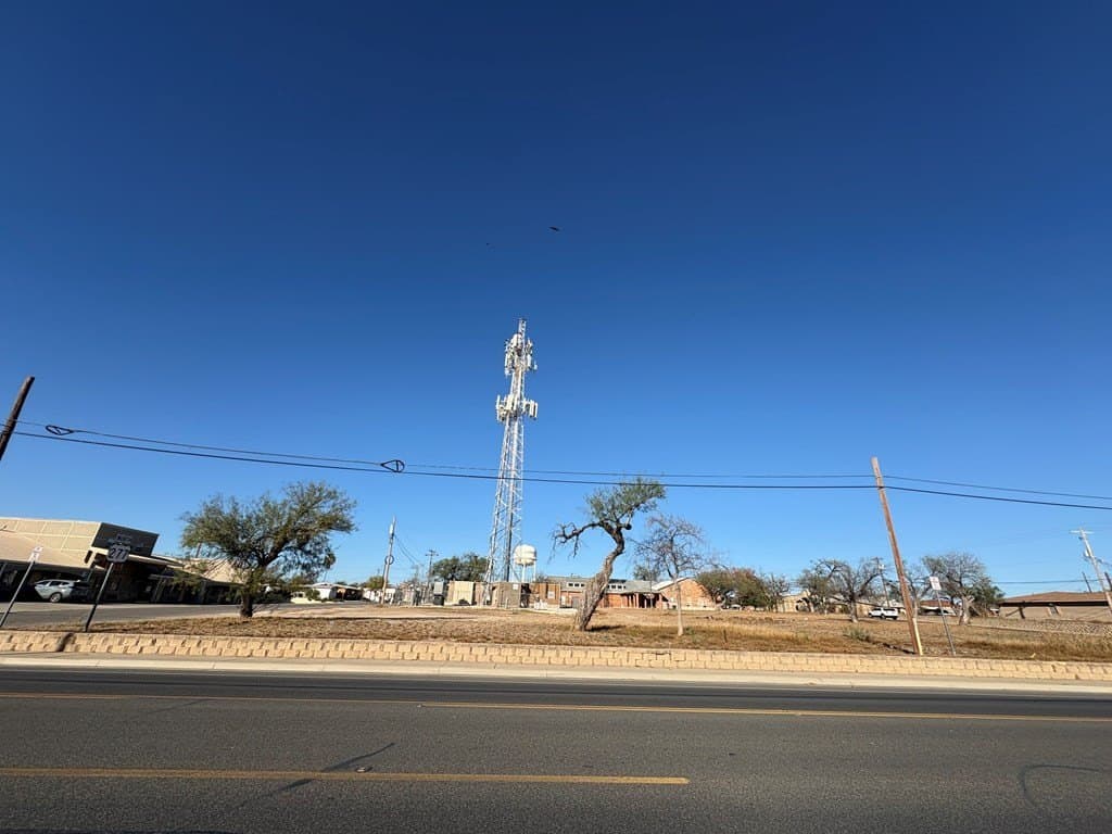 0.5 acres in Dimmit County - photo 4