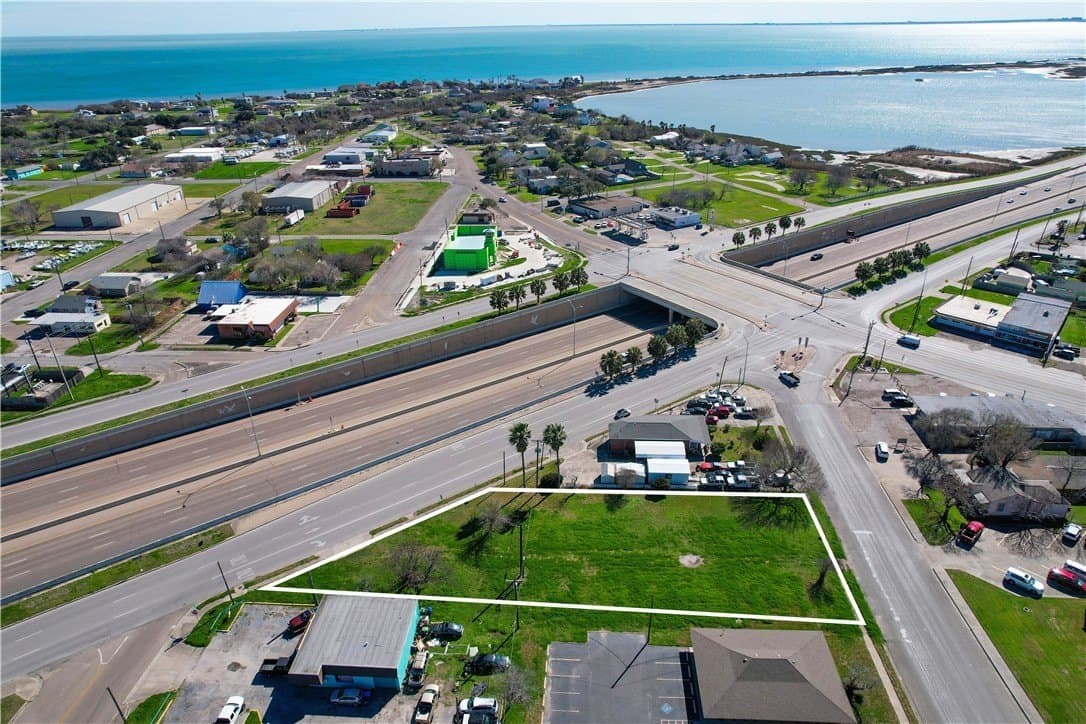 HWY 181 lot: 8