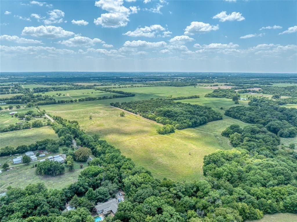 587 acres in Grayson County - photo 10