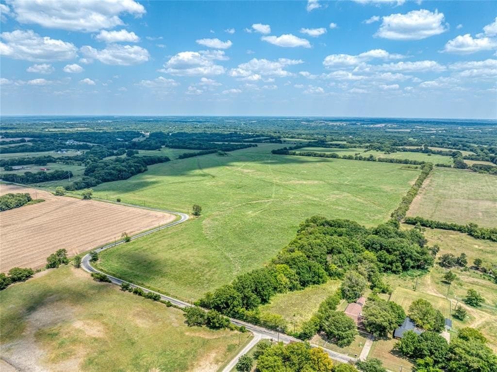 587 acres in Grayson County - photo 18
