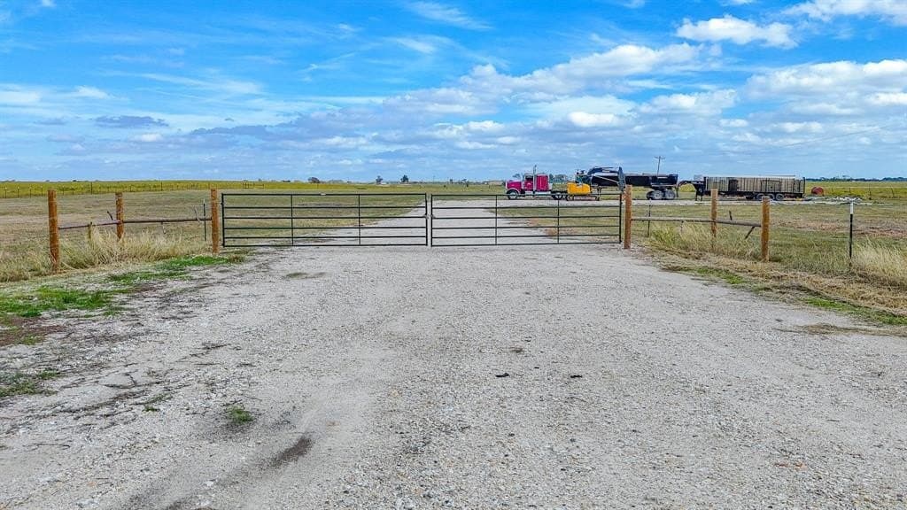 5 acres in Navarro County - photo 2