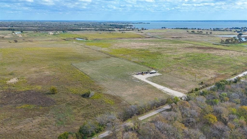 5 acres in Navarro County - photo 8