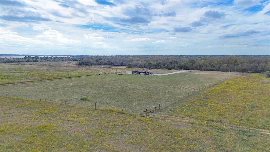 5 acres in Navarro County - photo 24