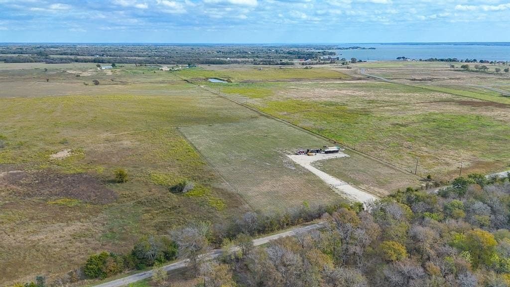 5 acres in Navarro County - photo 7