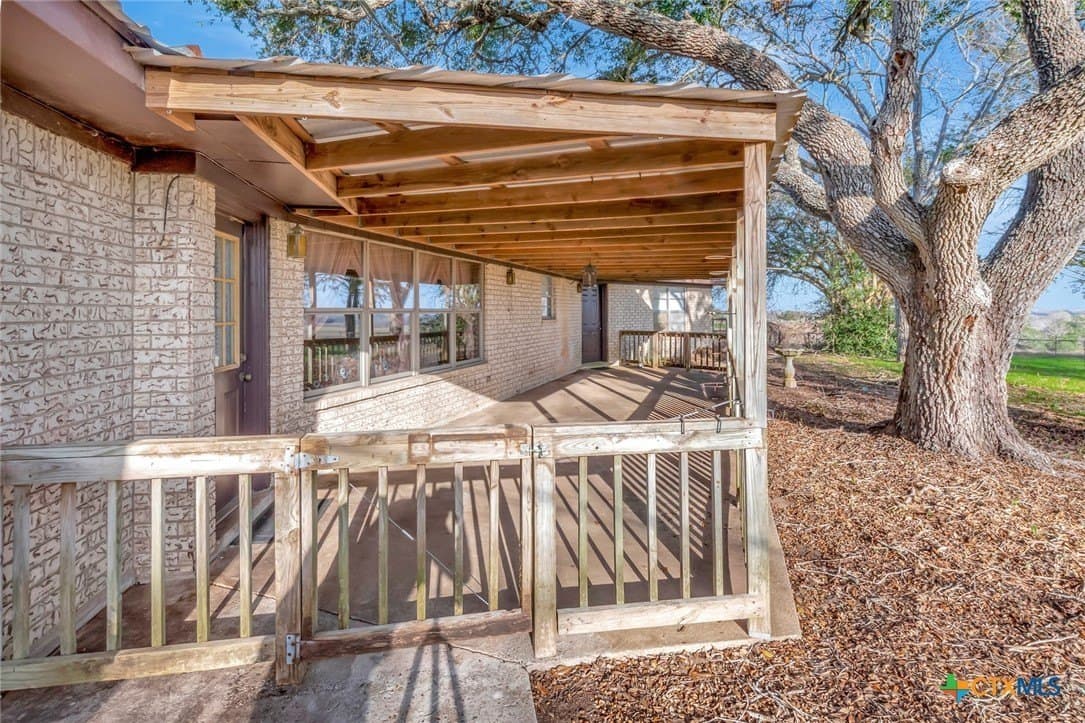 10.42 acres in Lavaca County - photo 26