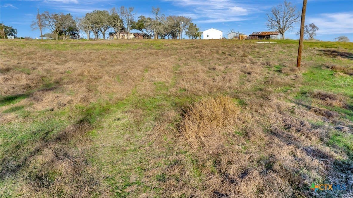 10.42 acres in Lavaca County - photo 33