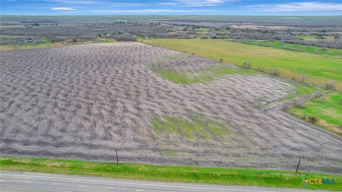 32.9 acres in Victoria County - photo 5