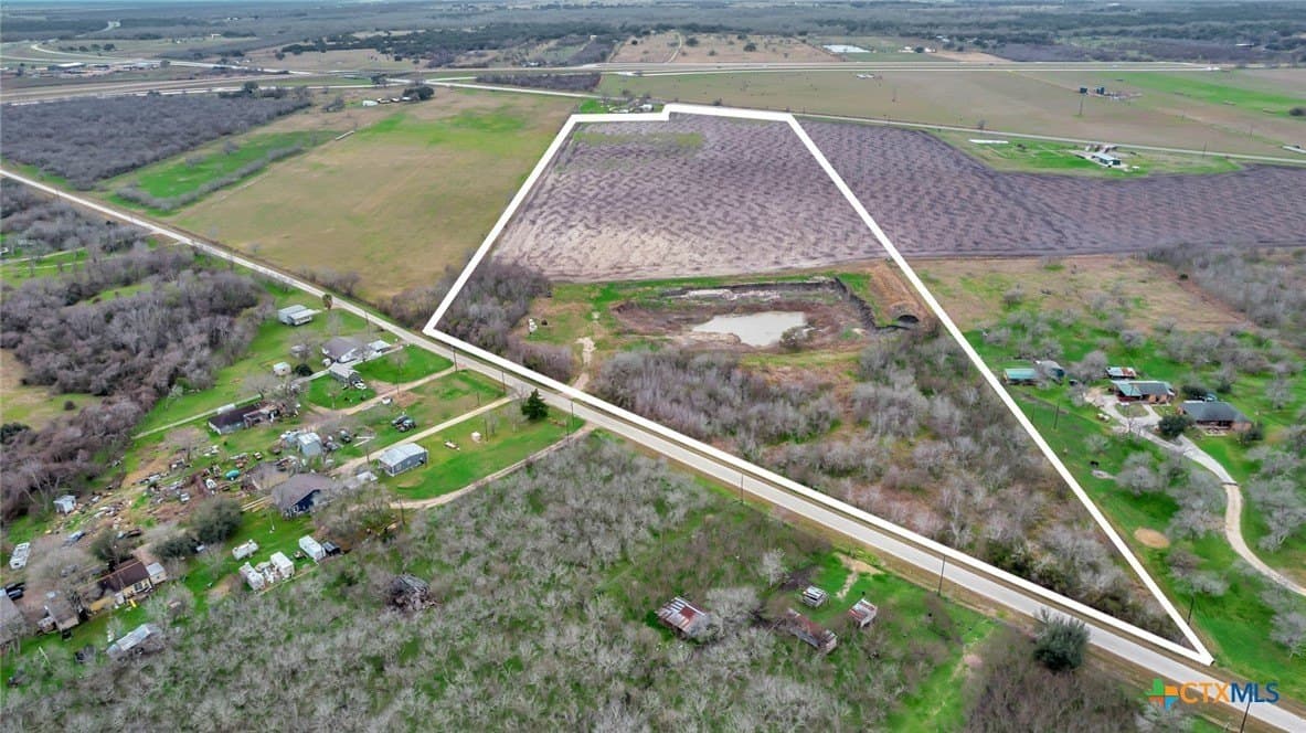 32.9 acres in Victoria County - photo 34