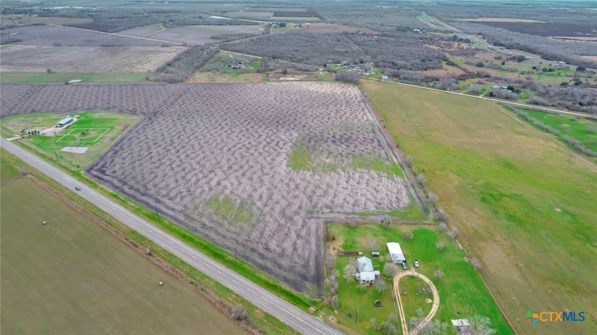 32.9 acres in Victoria County - photo 9