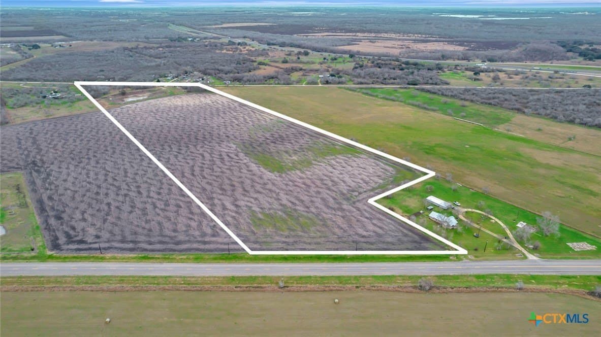 32.9 acres in Victoria County - photo 2