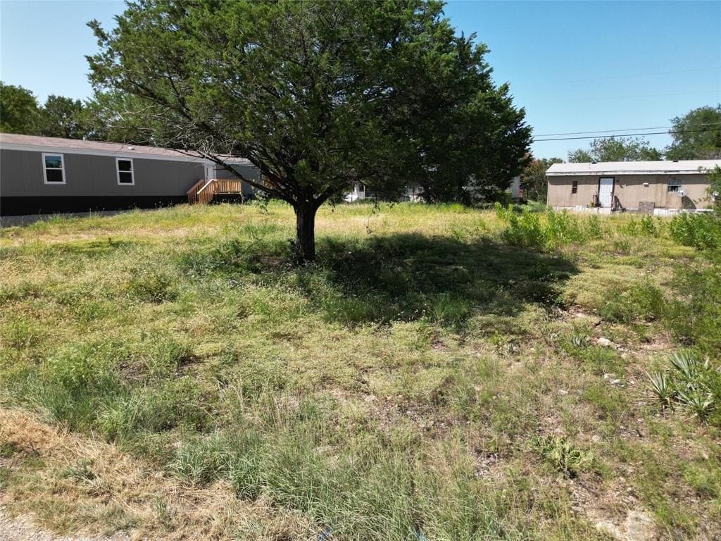 0.04 acres in Hood County - photo 4