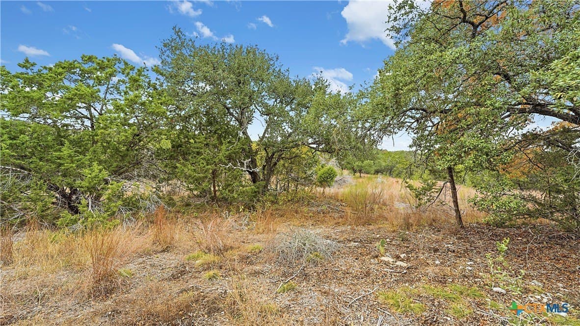 5.04 acres in Comal County - photo 3