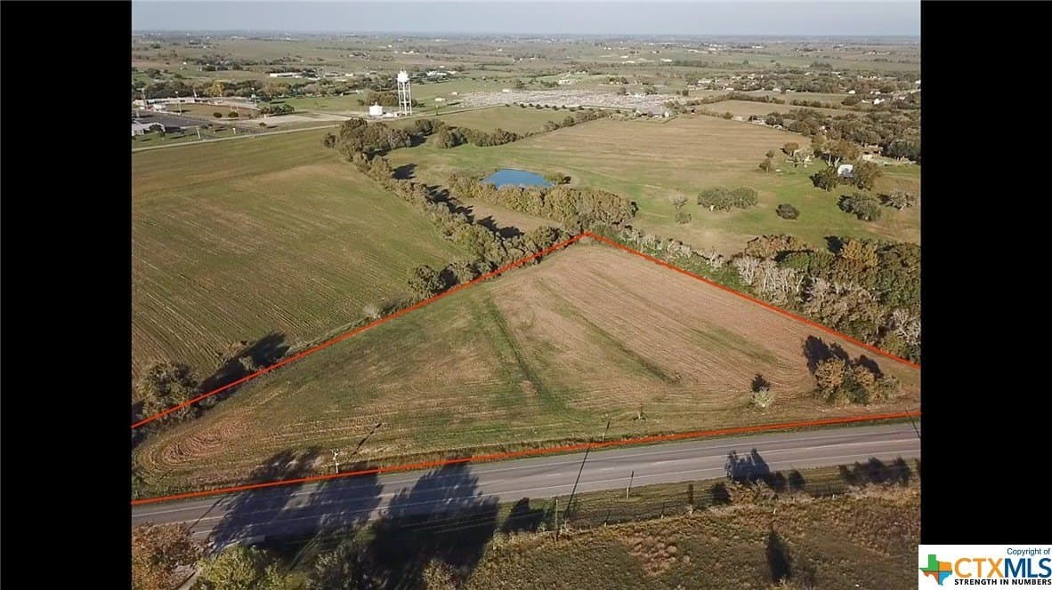 4.89 acres in Lavaca County - photo 2