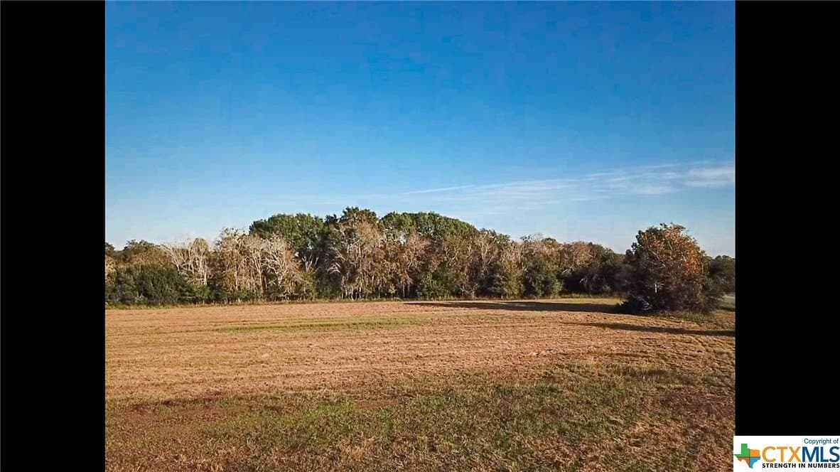 4.89 acres in Lavaca County - photo 9