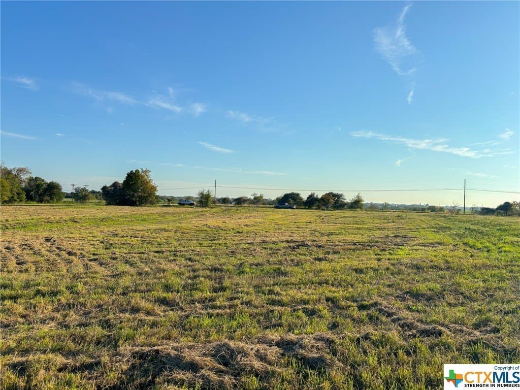 4.89 acres in Lavaca County - photo 10