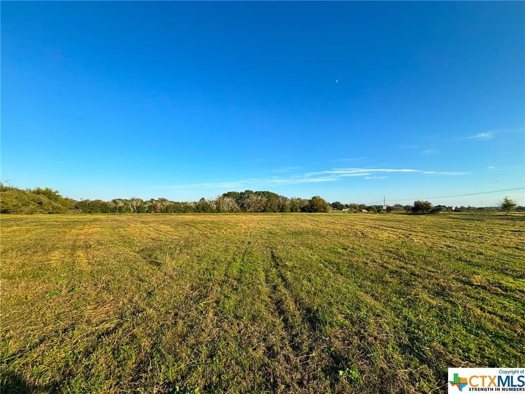 4.89 acres in Lavaca County - photo 8