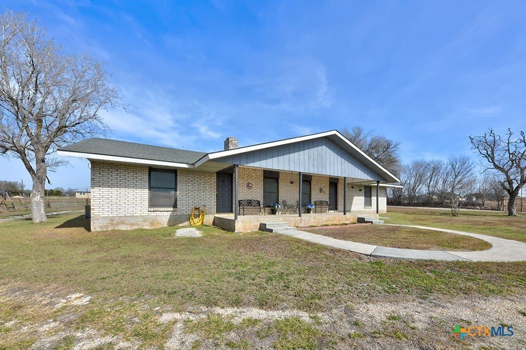 10 acres in Guadalupe County - photo 3