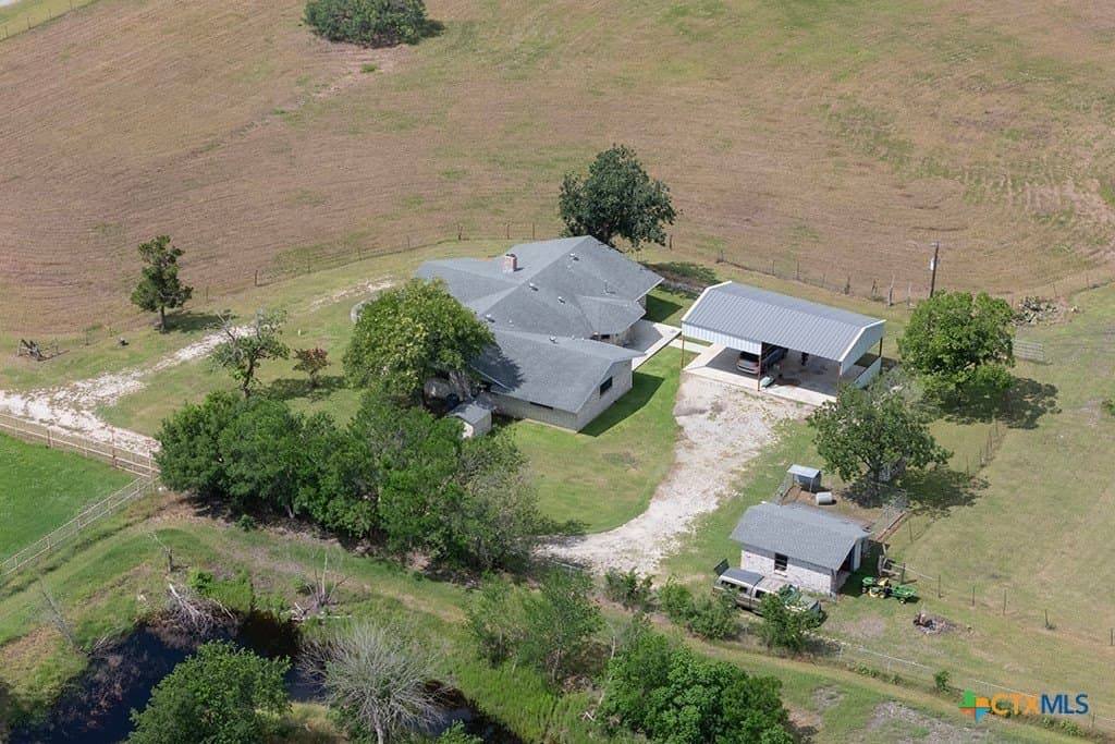 10 acres in Guadalupe County - photo 7