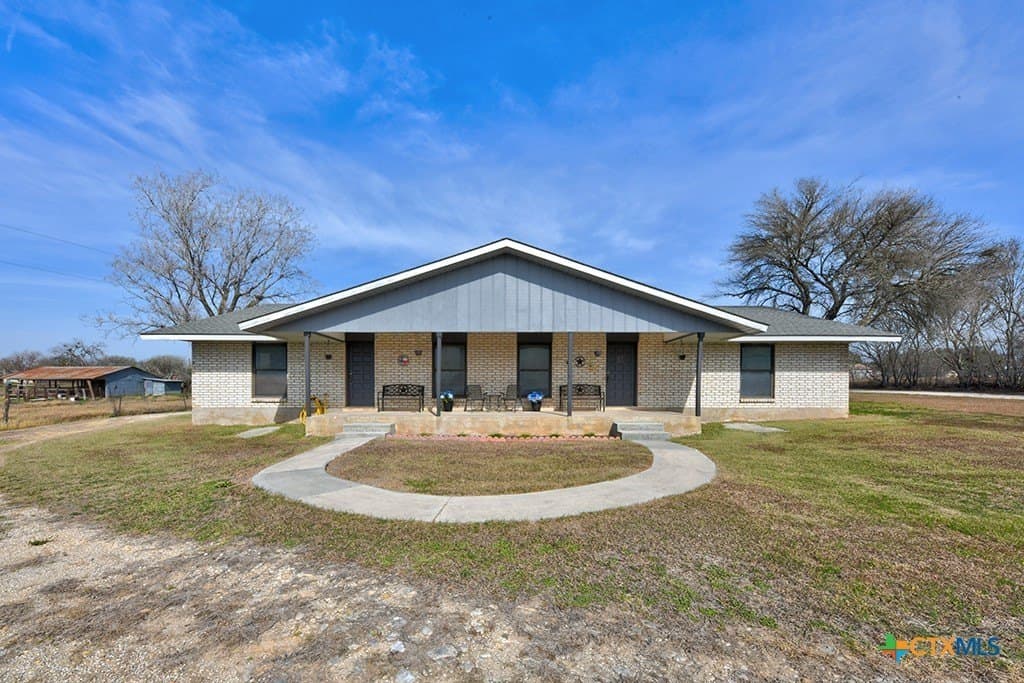 10 acres in Guadalupe County - photo 2