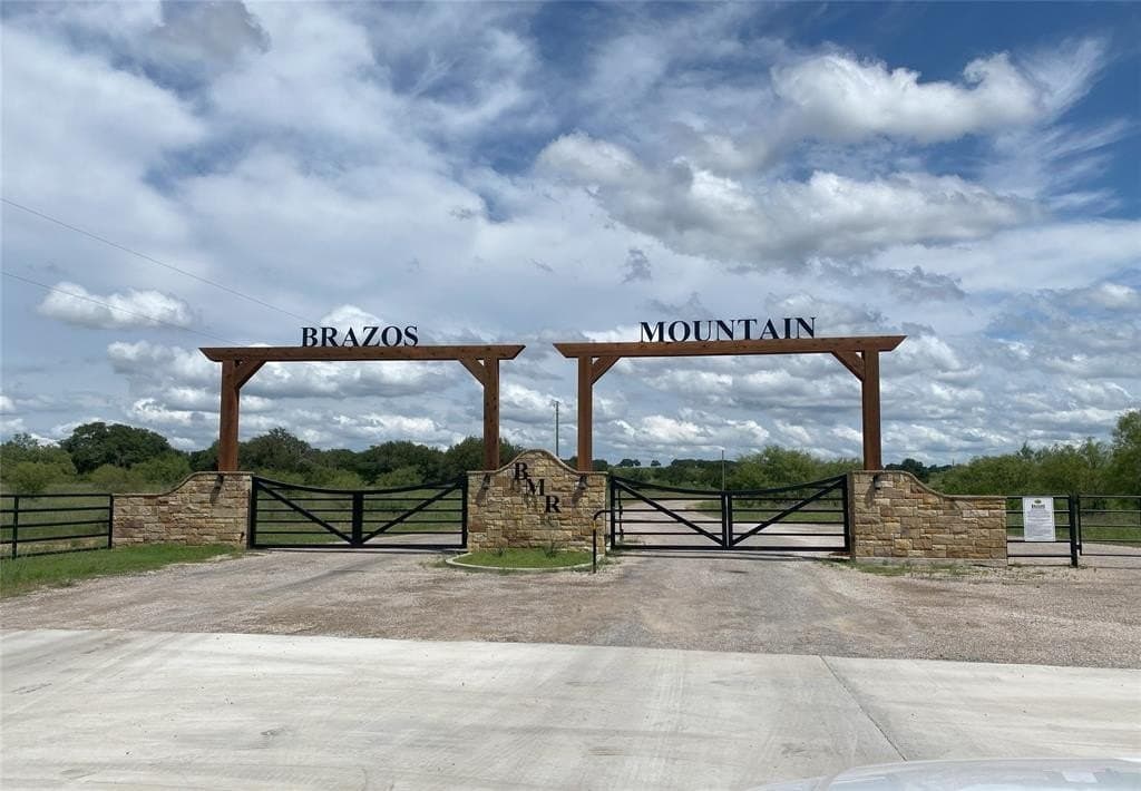 5 acres in Palo Pinto County - photo 2