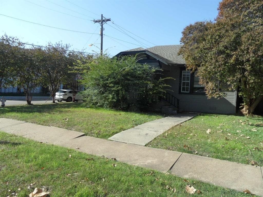 2003 Summit Avenue