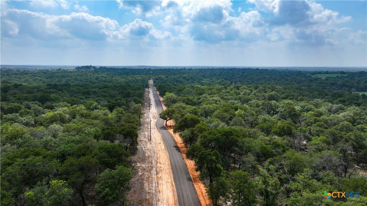 10.01 acres in Guadalupe County - photo 2