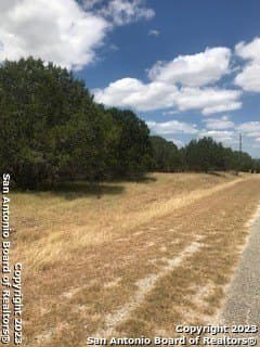5 acres in Bandera County - photo 2