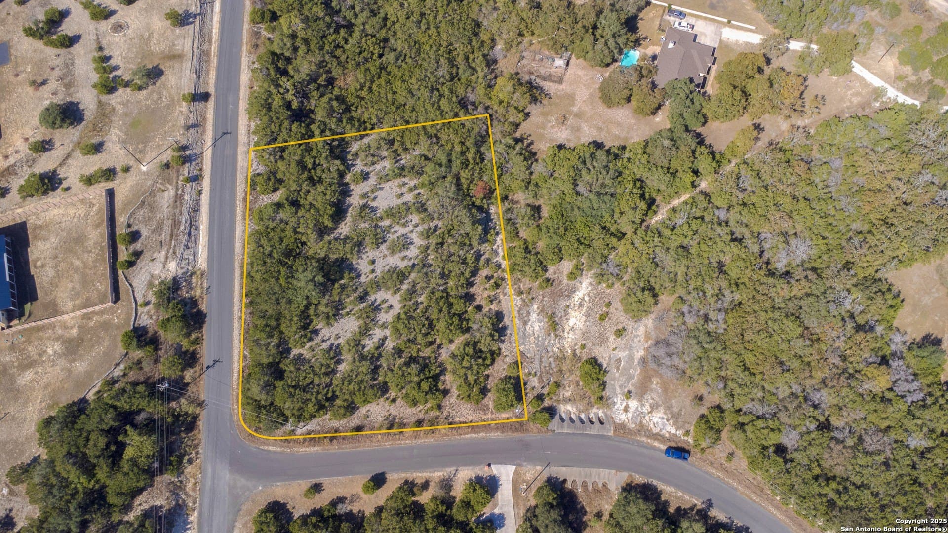 1.21 acres in Comal County - photo 3